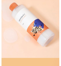 Moisturizing Toner with Soybean and Panthenol Round Lab Soybean Panthenol Toner (250 ml)